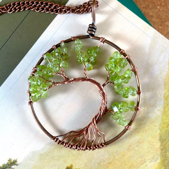 Peridot tree of life wire wrapped necklace - Picture 5 of 6
